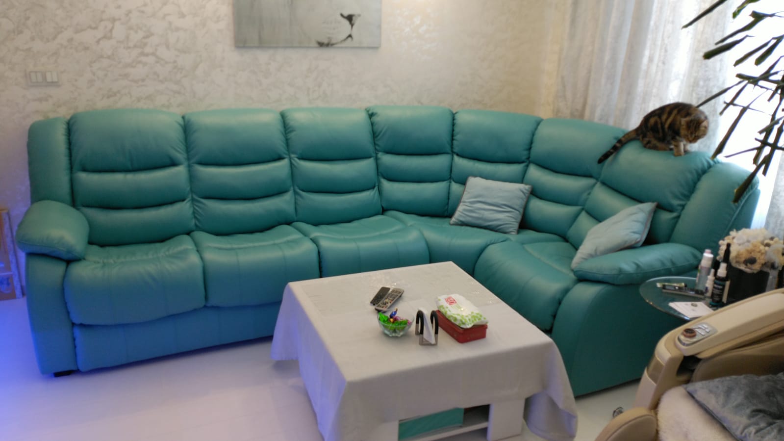 Перетяжка дивана на дому. Армянск